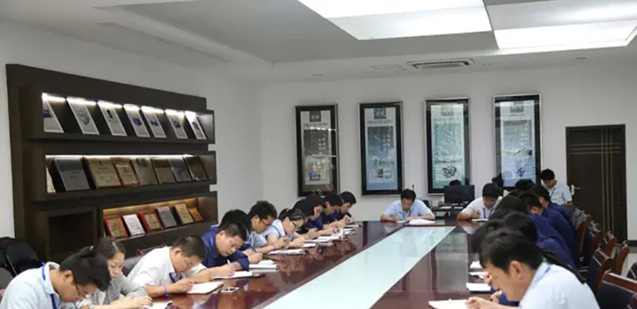 7_18-4.jpg 7_18-4.jpg